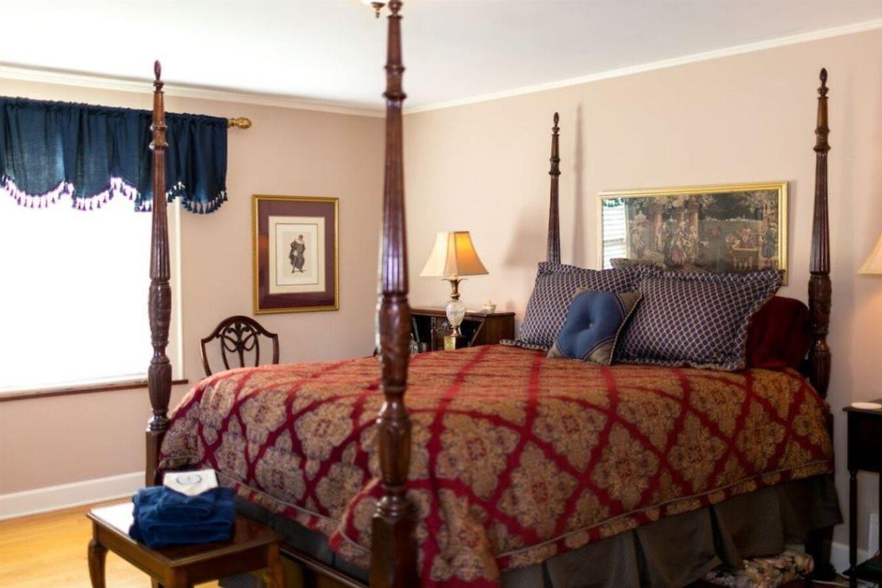1810 Emerson House Bed & Breakfast - Adults Only เบลอยท์ ภายนอก รูปภาพ